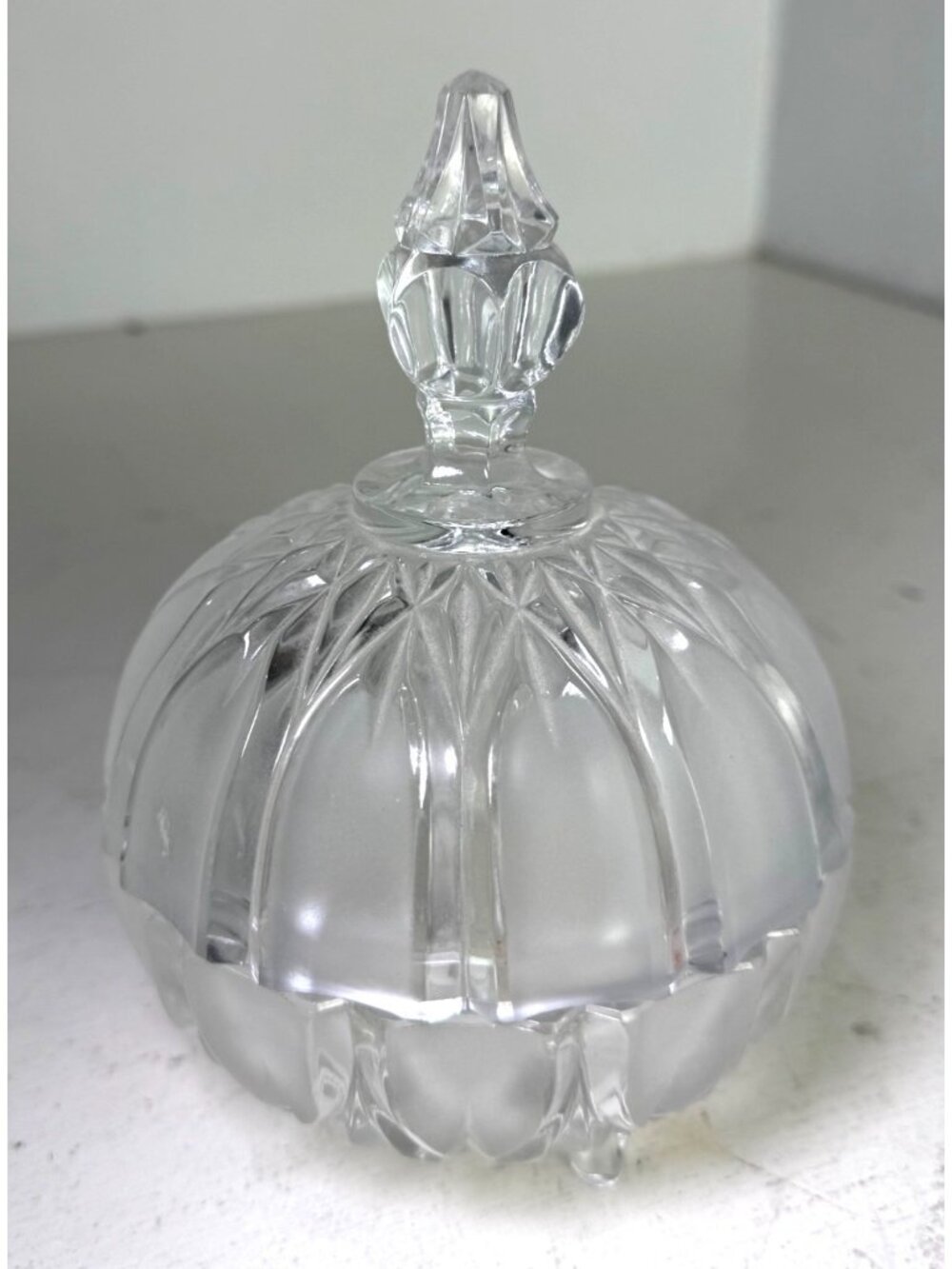 Vintage Frosted & Clear Glass Covered Candy Dish Ornate Lid Pedestal Base - Picture 11 of 11